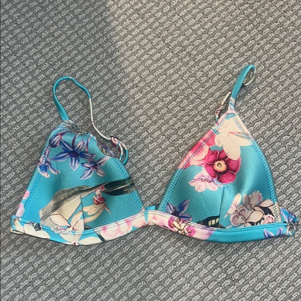 Floral Tringl Bikini Top